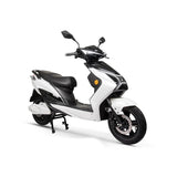 Scuter Electric Nmoto X1 Alb cu Motor Bosch 2020W – Viteză Max. 45 km/h, Autonomie 75 km, Dimensiuni 1750×570×1140mm, Greutate 80Kg, Portbagaj Detașabil, Alb/Negru Carte RAR (C.I.V) + CADOU Tricou N-Moto